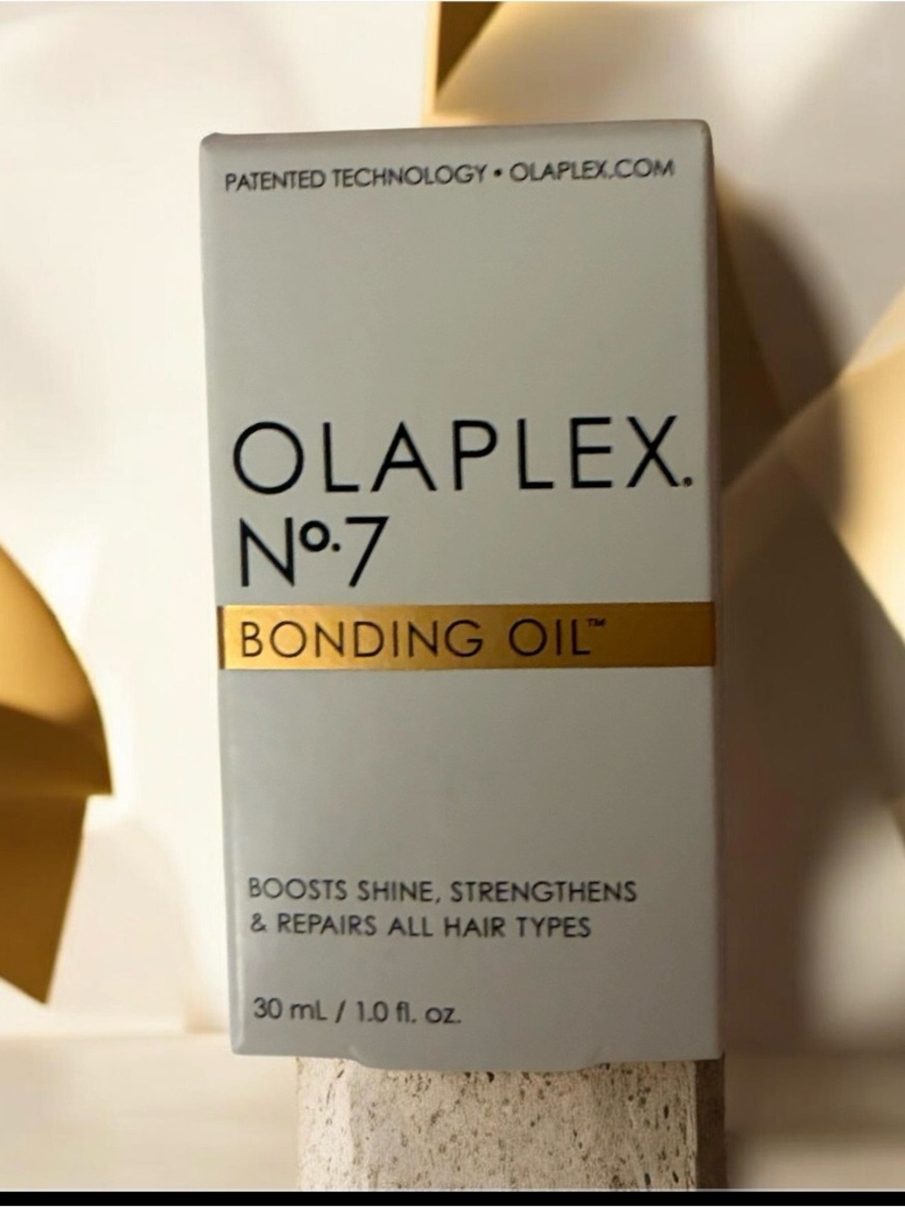 OLAPLEX No.7 Bonding Oil - White & Gold Box